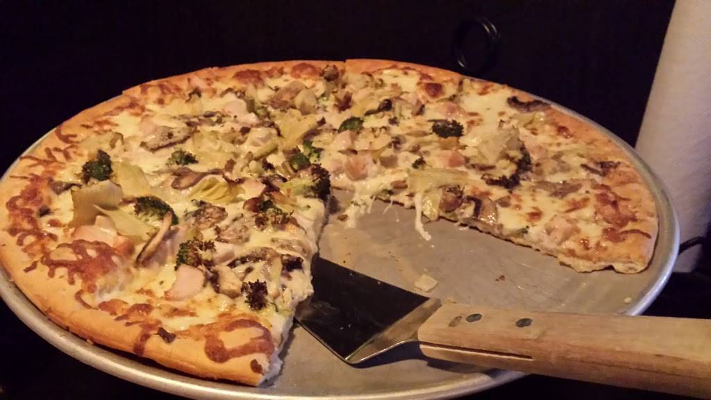 Casa DPizza | restaurant | 3770 Montrose Rd, Niagara Falls, ON L2H 3C8, Canada | 9053560217 OR +1 905-356-0217