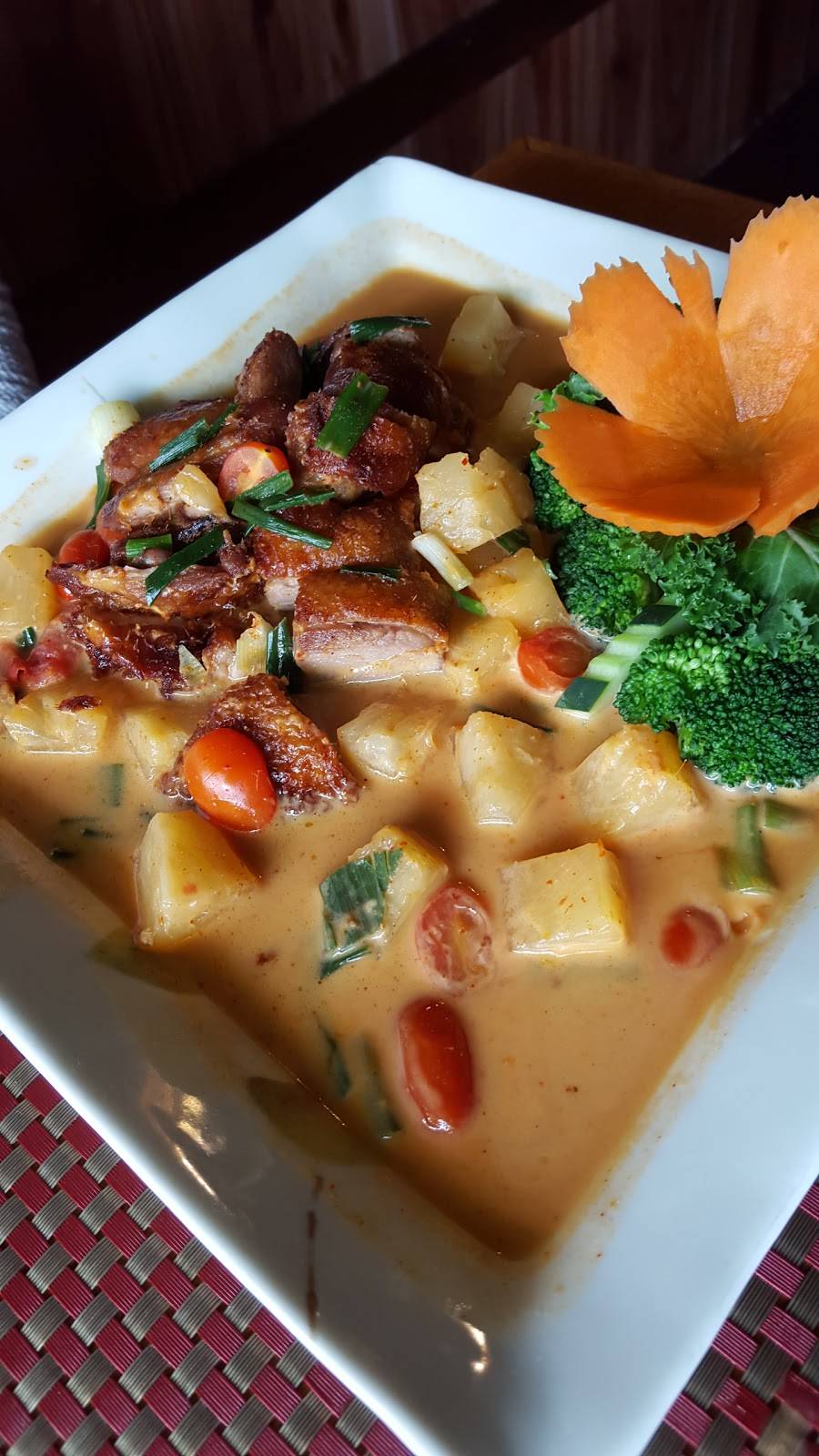 Lemongrass | restaurant | 125 Main St, New Paltz, NY 12561, USA | 8456338678 OR +1 845-633-8678