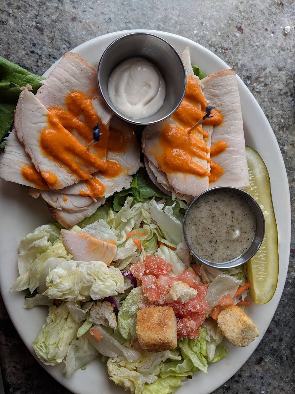 Lewis & Clarks Restaurant | restaurant | 217 S Main St, St Charles, MO 63301, USA | 6369473334 OR +1 636-947-3334