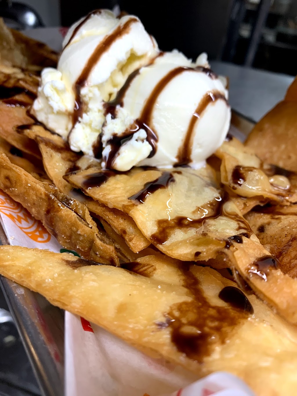 Benny’s At Earl’s Castle | restaurant | 491 Long Ave, Bullhead City, AZ 86429, USA | 9287541118 OR +1 928-754-1118