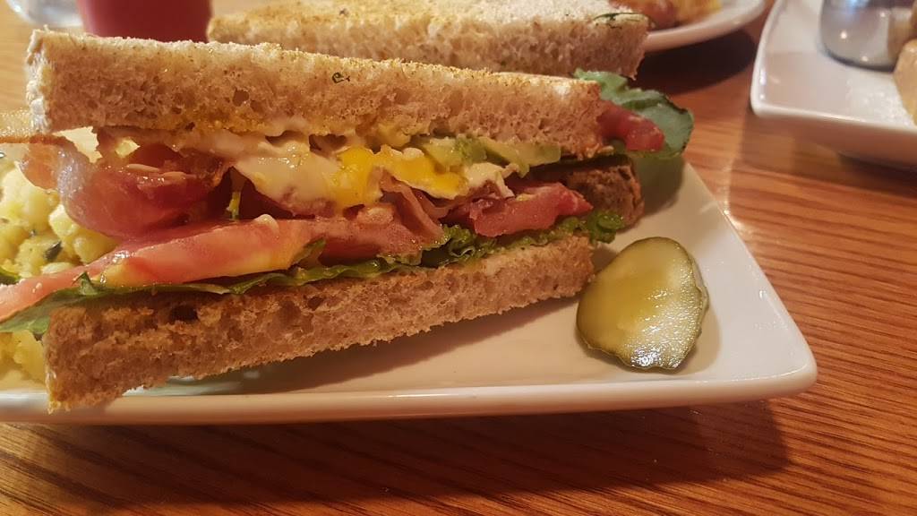 The Harvest Table at Market Square | restaurant | Market Square, 2109 Ottawa St, Windsor, ON N8Y 1R8, Canada | 2267834170 OR +1 226-783-4170