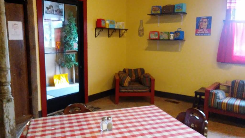 The Lunch Box | restaurant | 901-1099 E Cloverland Dr, Ironwood, MI 49938, USA | 9063648102 OR +1 906-364-8102