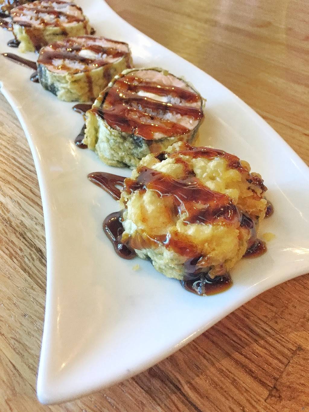 Makoto Sushi | restaurant | 2301 N Zaragoza Rd #209, El Paso, TX 79938, USA | 9153040345 OR +1 915-304-0345