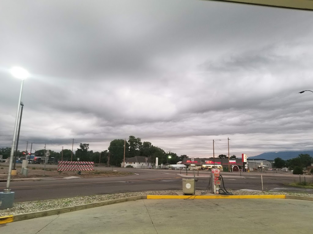 In N Out Conoco | restaurant | 2801 E Main St, Cañon City, CO 81212, USA | 7192763333 OR +1 719-276-3333