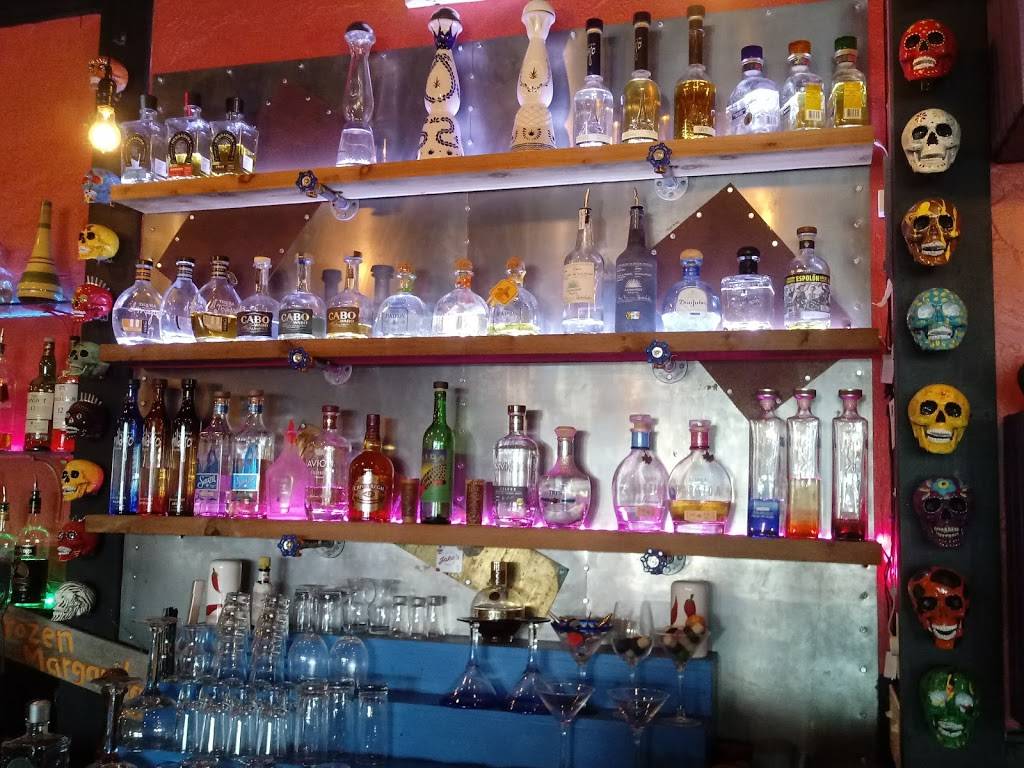 Jakes Tex-mex | restaurant | 2023 14th Ave, Vero Beach, FL 32960, USA | 7729251354 OR +1 772-925-1354