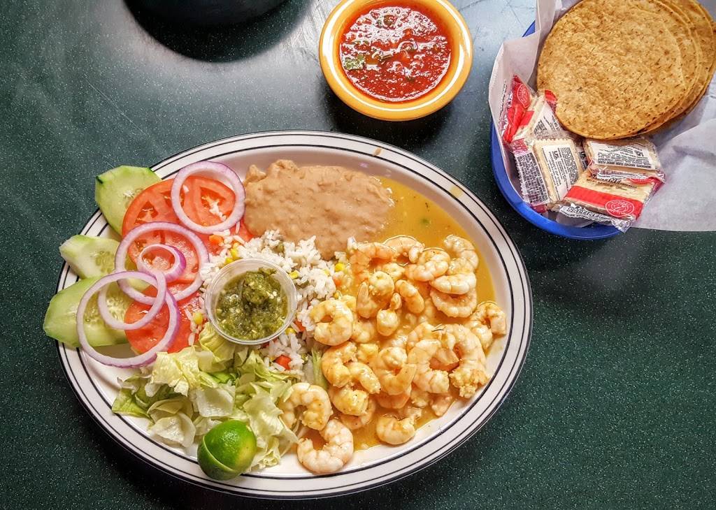 Mariscos Las Cazuelitas | restaurant | 300 Oak St, Bakersfield, CA 93304, USA | 6613246142 OR +1 661-324-6142