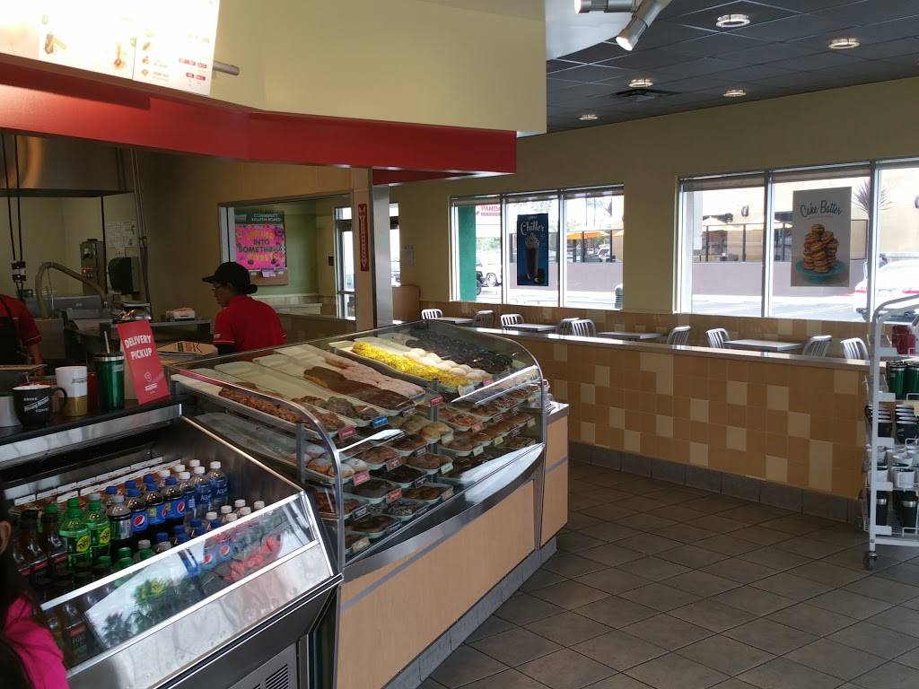 Krispy Kreme | bakery | 4760 E Los Coyotes Diagonal, Long Beach, CA 90815, USA | 5624944662 OR +1 562-494-4662