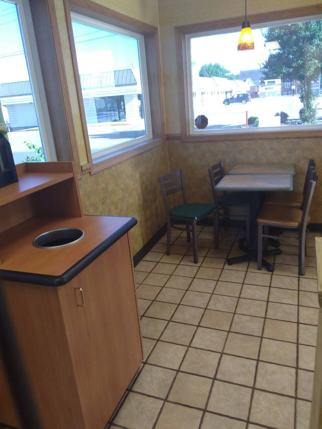 Subway Restaurants | restaurant | 400 N Morley St, Moberly, MO 65270, USA | 6602630543 OR +1 660-263-0543