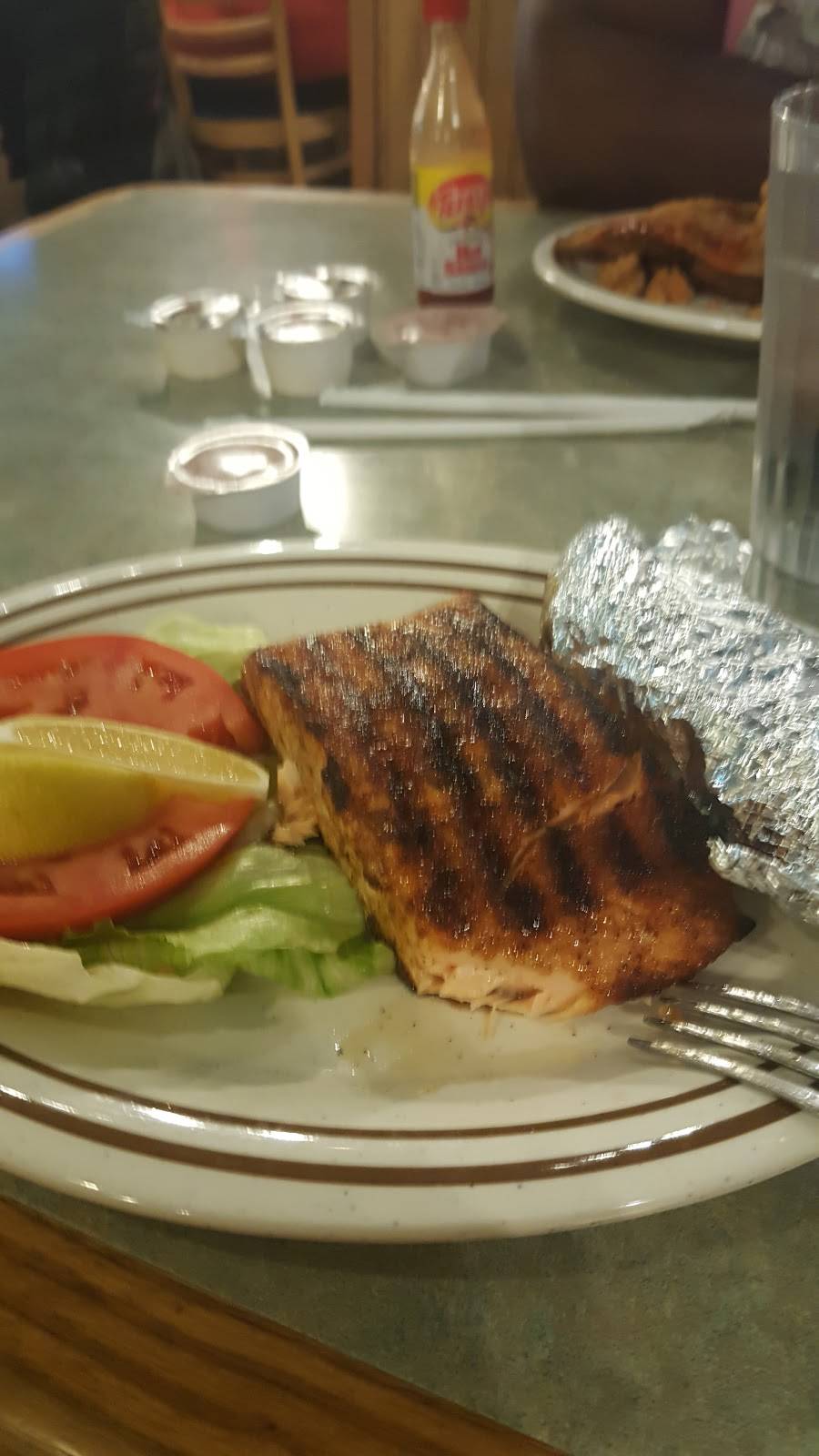 The Captains Cap | restaurant | 670 Park St, Belmont, NC 28012, USA | 7048254103 OR +1 704-825-4103