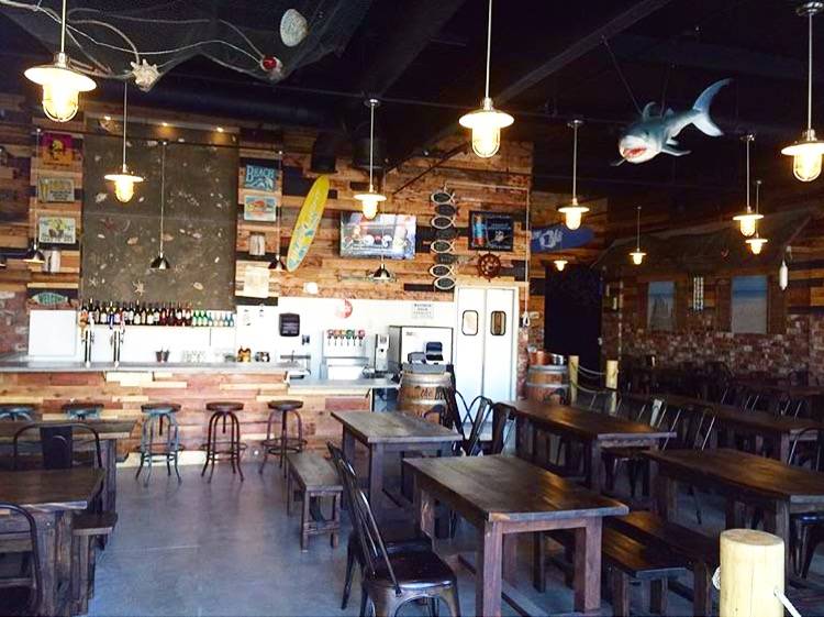 Blazin Crab | restaurant | 17052 Slover Ave J-105, Fontana, CA 92337, USA | 9093562722 OR +1 909-356-2722