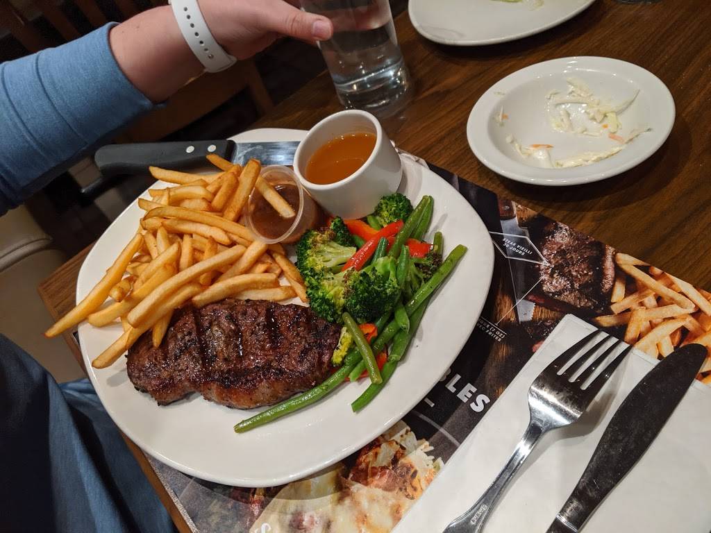 Rôtisserie St-Hubert | restaurant | 107 Chemin Saint-François-Xavier, Candiac, QC J5R 3X8, Canada | 5143855555 OR +1 514-385-5555