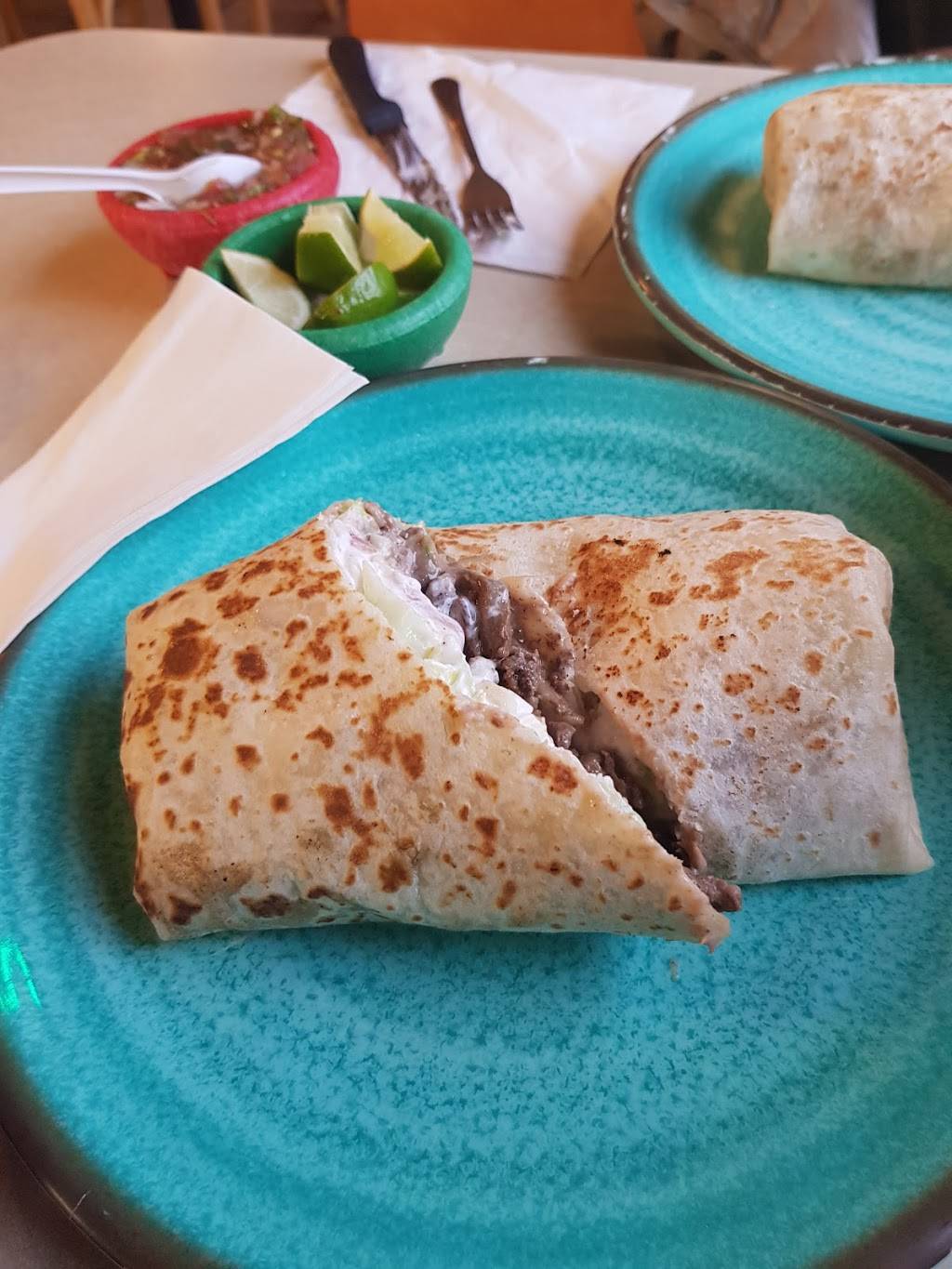 Lucky Burrito | restaurant | 6619 95th St, Oak Lawn, IL 60453, USA | 7082331532 OR +1 708-233-1532