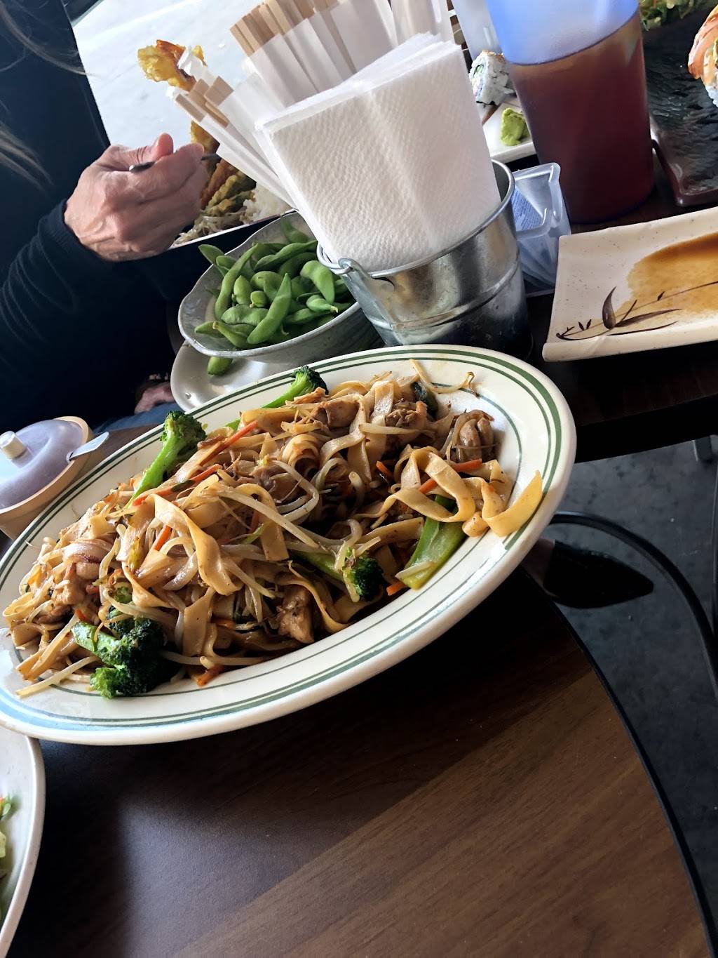 Emon | restaurant | 325 N Pass Ave, Burbank, CA 91505, USA | 8188450089 OR +1 818-845-0089