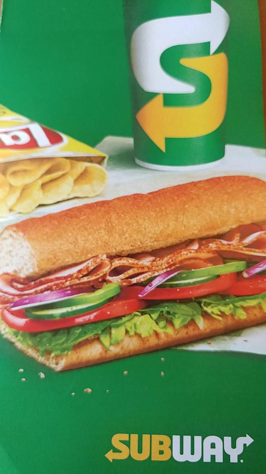 Subway | meal takeaway | 7934 E Harry St, Wichita, KS 67207, USA | 3166527770 OR +1 316-652-7770