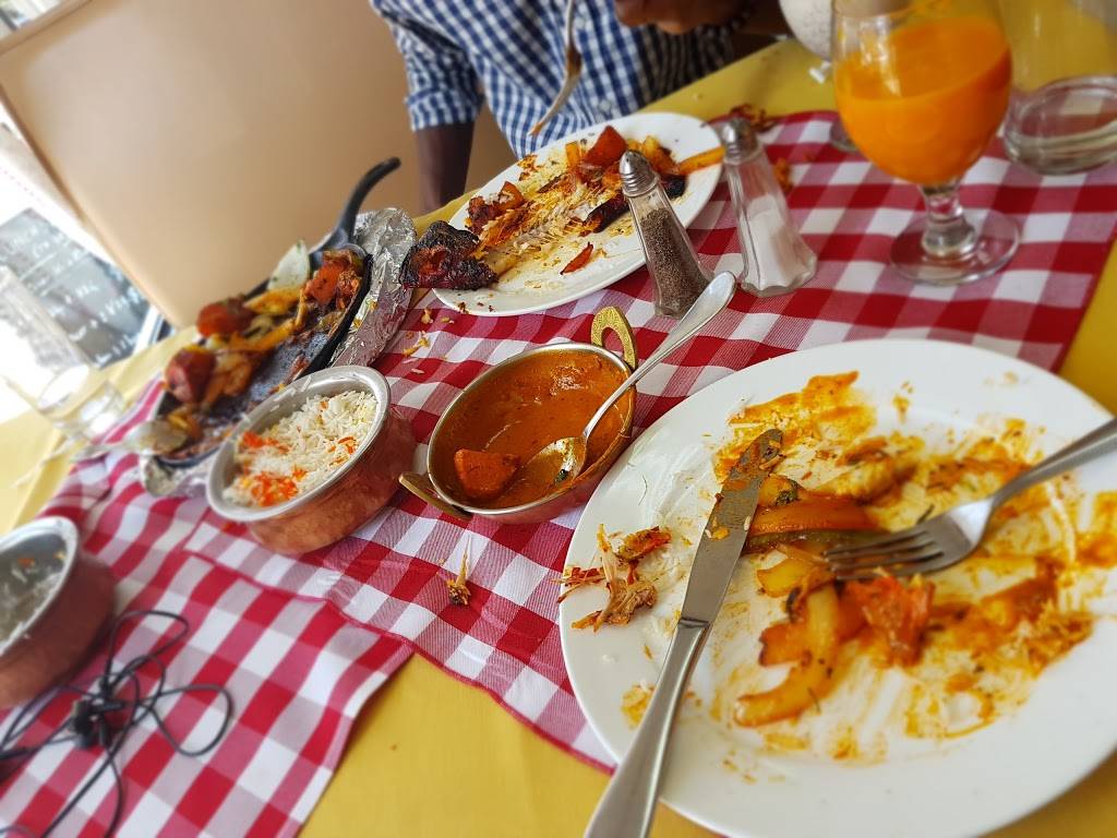 Hungry Bird | restaurant | 980 Morris Ave, Bronx, NY 10456, USA | 9178014900 OR +1 917-801-4900