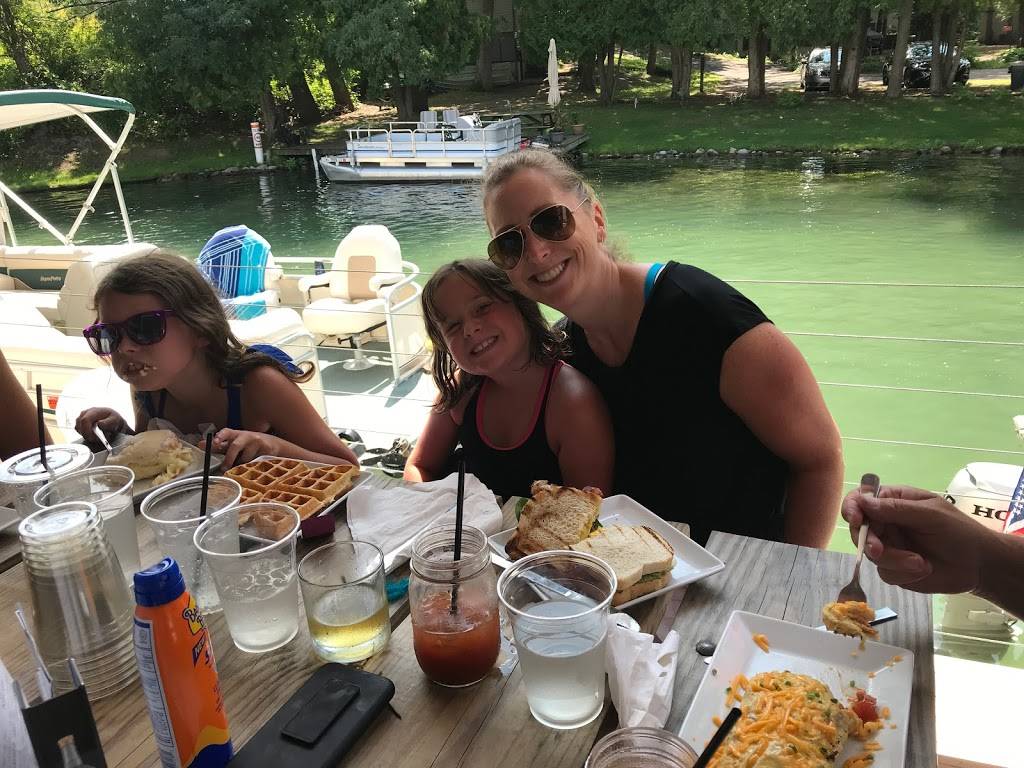 ICC - Waterfront Restaurant, Bar & Ballroom | restaurant | E1171 County Q, Waupaca, WI 54981, USA | 7152583332 OR +1 715-258-3332