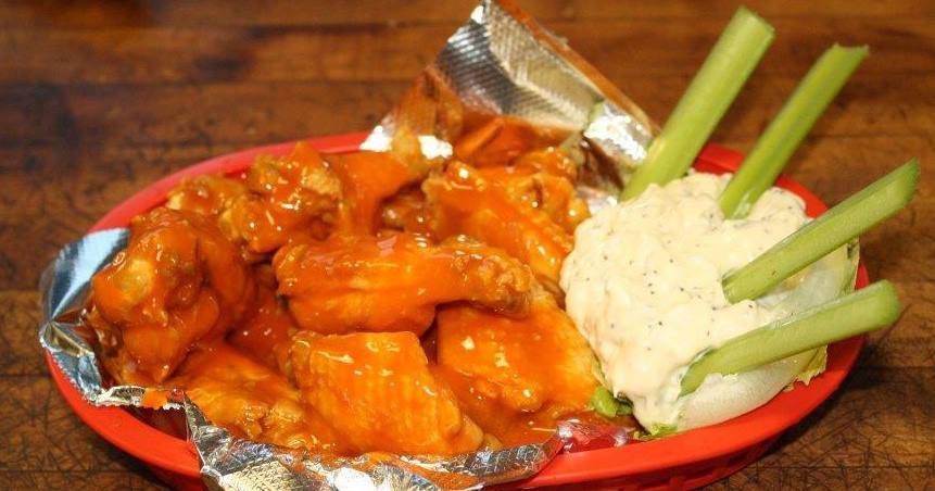 Takis Pizza | restaurant | 547 Main St, West Yarmouth, MA 02673, USA | 5087713331 OR +1 508-771-3331