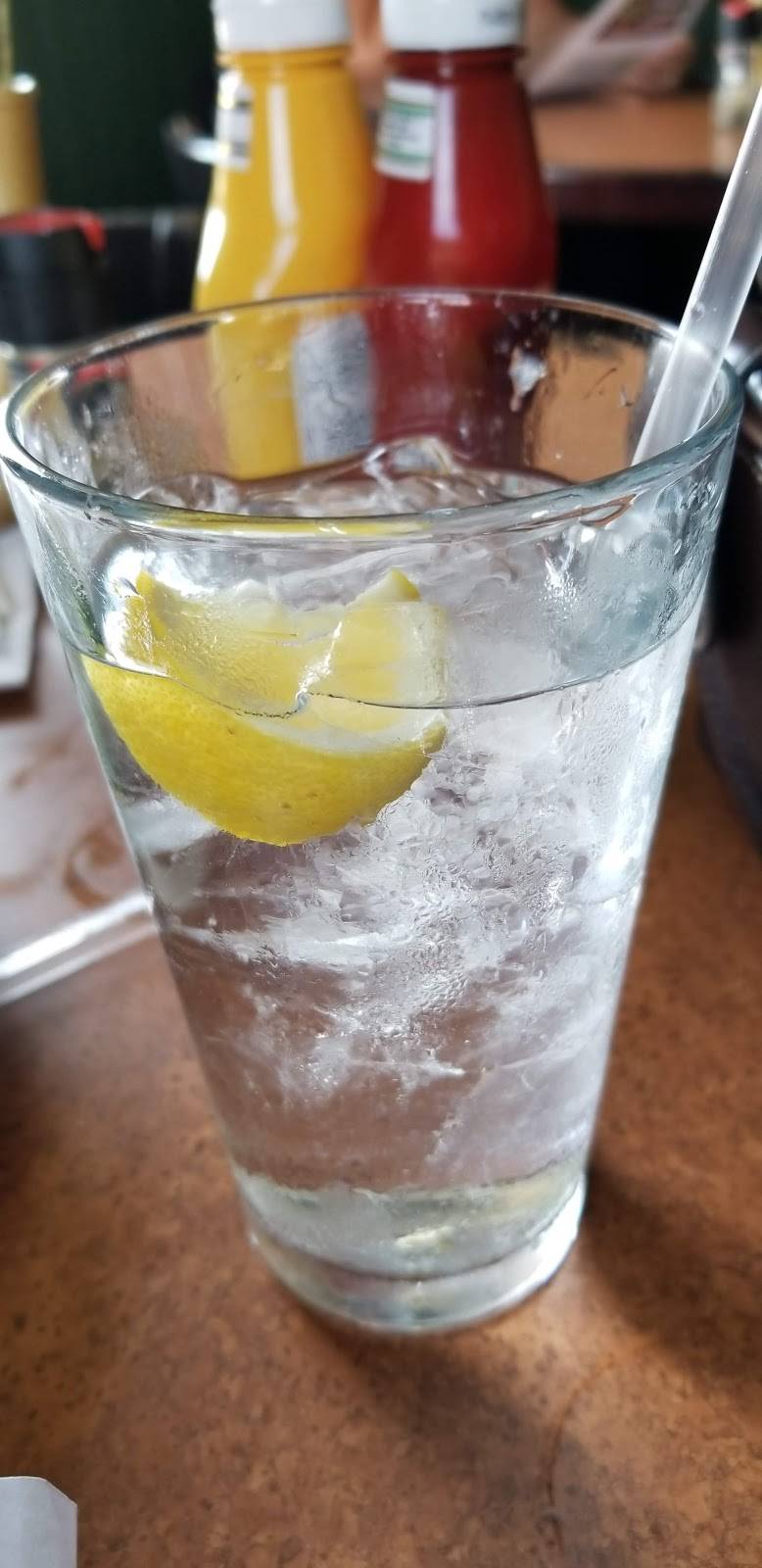 Dublins Crossing | restaurant | 1114 West Ave, Crossville, TN 38555, USA | 9317871400 OR +1 931-787-1400