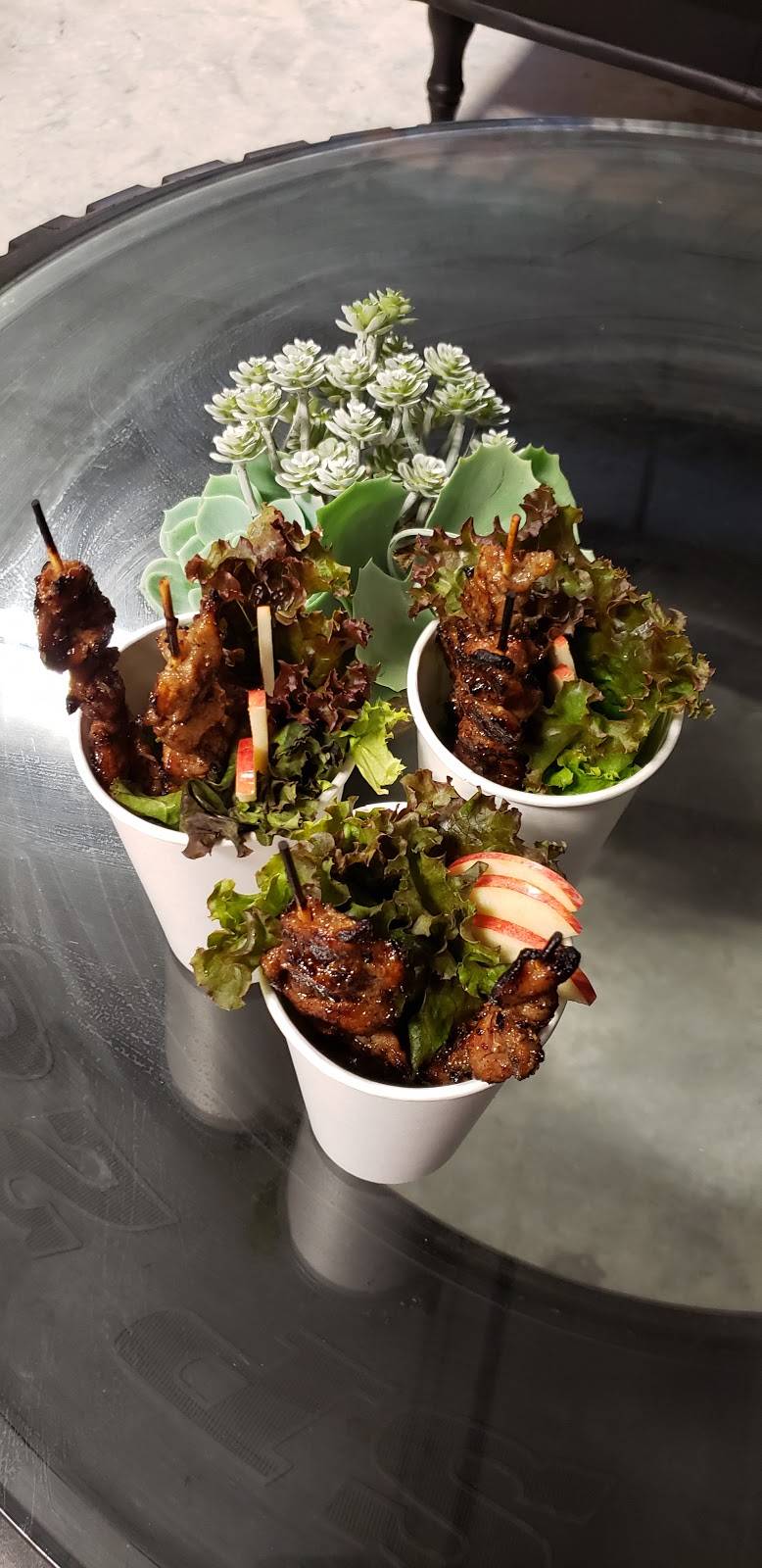 Fresh Taste @ The Warehouse Market | restaurant | Biro Business Center, 1241 W Airport Blvd, Sanford, FL 32773, USA | 3212996960 OR +1 321-299-6960