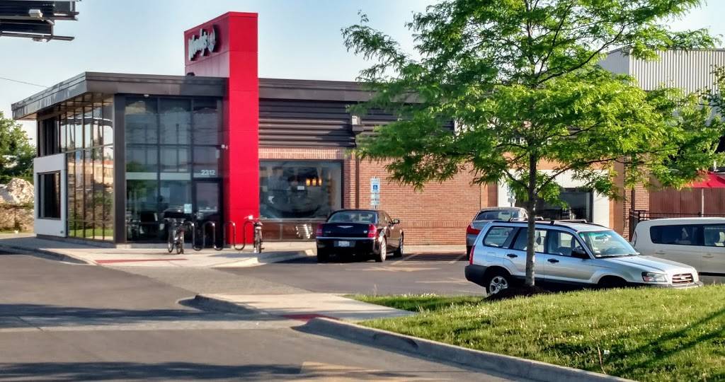 Wendys | restaurant | 2312 N Ashland Ave, Chicago, IL 60614, USA | 7733277398 OR +1 773-327-7398