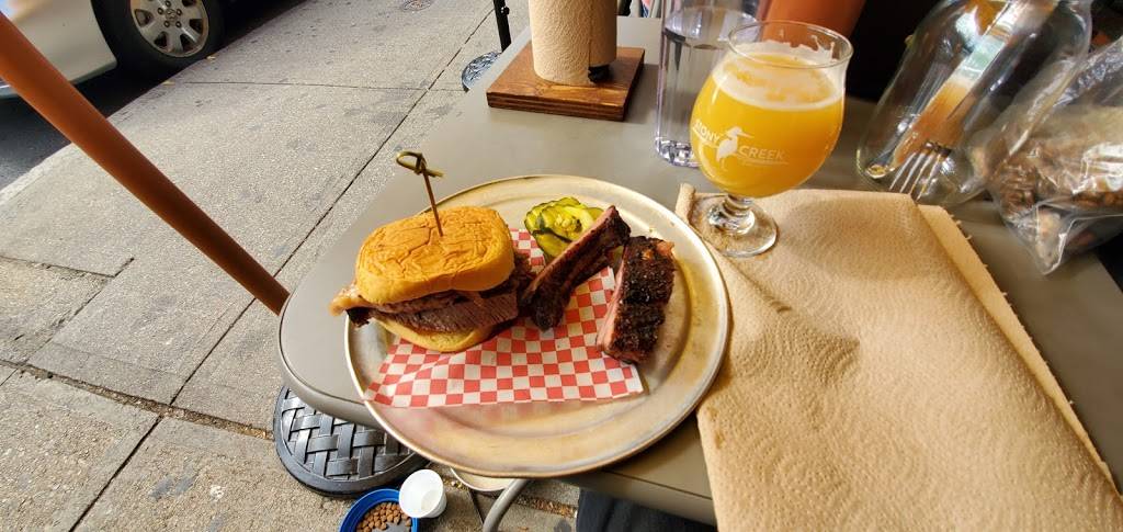 Durks Bar•B•Q | restaurant | 275 Thayer St, Providence, RI 02906, USA | 4013512807 OR +1 401-351-2807