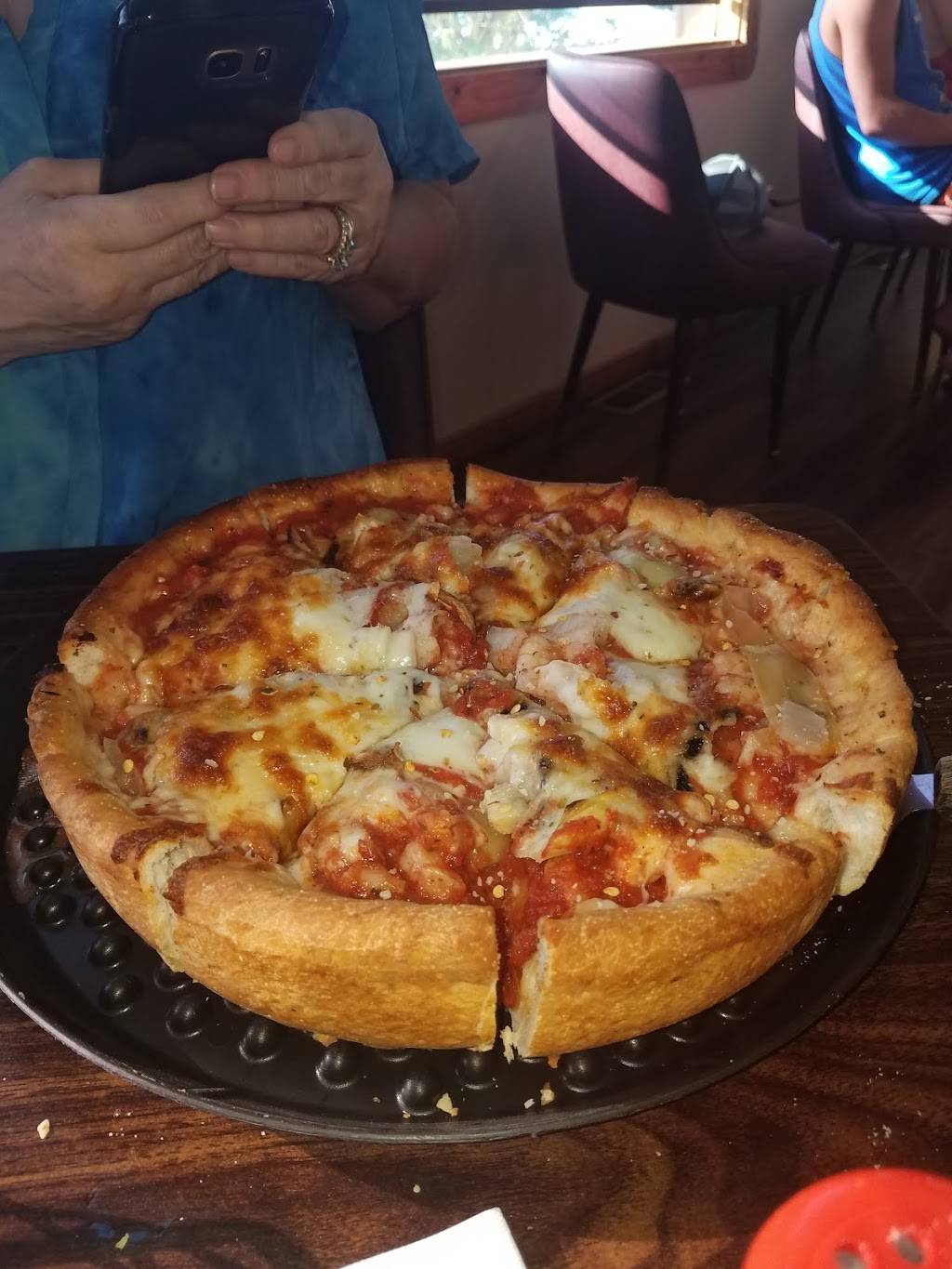 Oasis On Bluff Lake | night club | 25276 W Grass Lake Rd, Antioch, IL 60002, USA | 8476031314 OR +1 847-603-1314