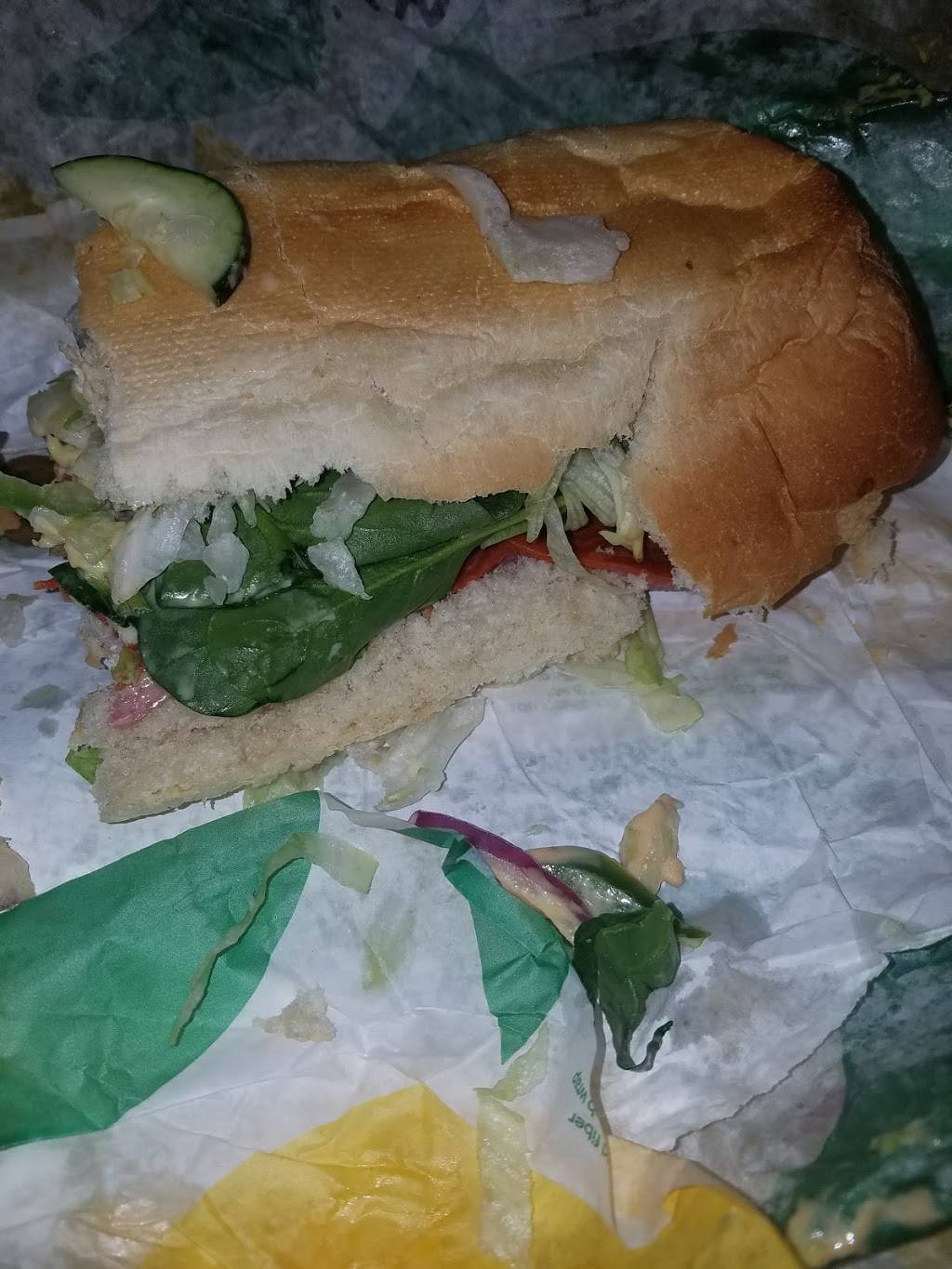 Subway Restaurants | restaurant | 10921 Atlantic Ave, Lynwood, CA 90262, USA | 3106080688 OR +1 310-608-0688