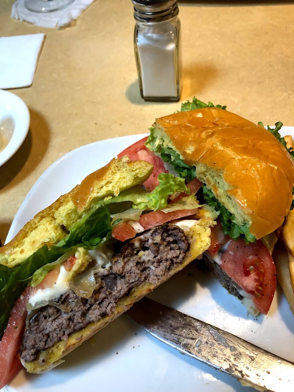 SweetWater Bar & Grill | restaurant | 10 Rte 130 North, Cinnaminson, NJ 08077, USA | 8568297458 OR +1 856-829-7458