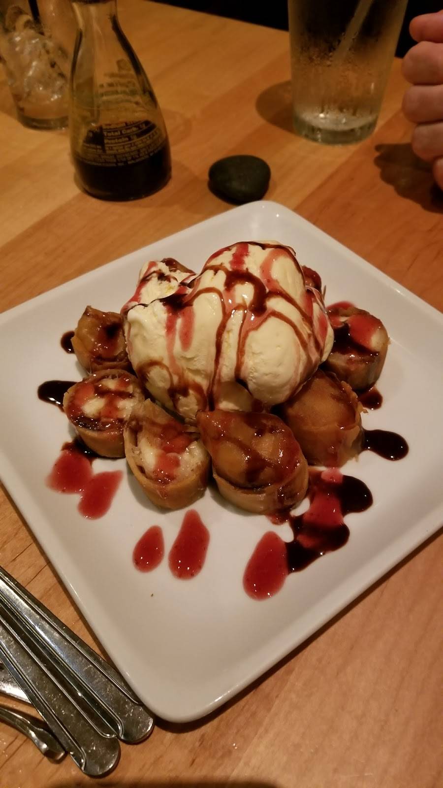 Sushi Zushi | restaurant | 18720 Stone Oak Pkwy #154, San Antonio, TX 78258, USA | 2105456100 OR +1 210-545-6100