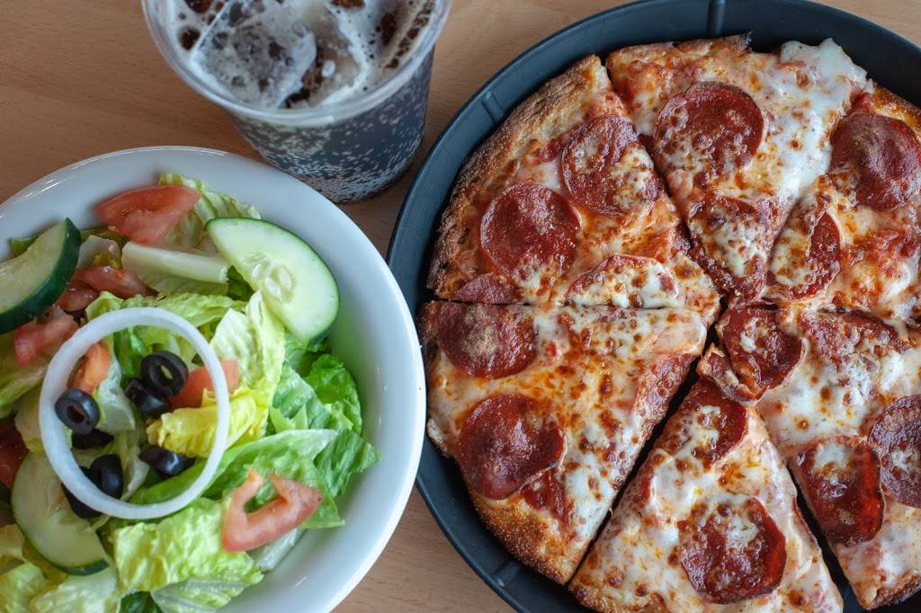 Noble Romans Craft Pizza & Pub | restaurant | 6853 W Broadway, McCordsville, IN 46055, USA | 3175898399 OR +1 317-589-8399