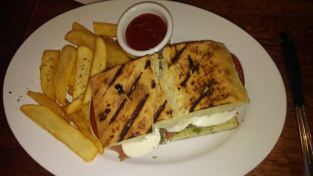 Fusco’s via Roma Italian Trattoria | restaurant | 4815A S Main St, Acworth, GA 30101, USA | 7709741110 OR +1 770-974-1110