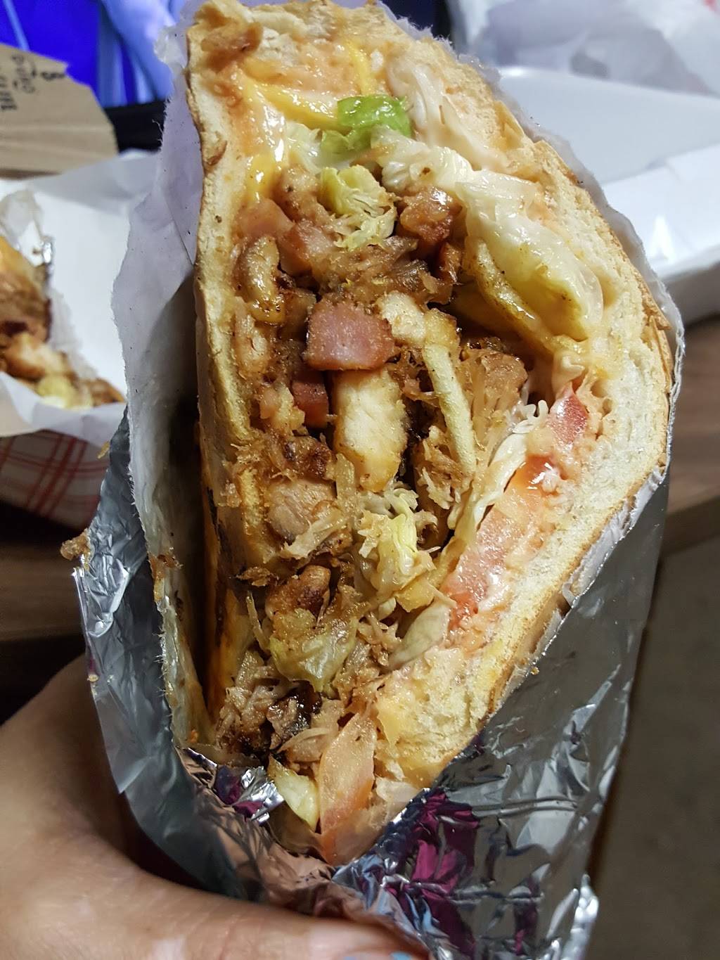 El Chinchorro Latino | restaurant | 7921 N Armenia Ave, Tampa, FL 33604, USA | 8139158688 OR +1 813-915-8688