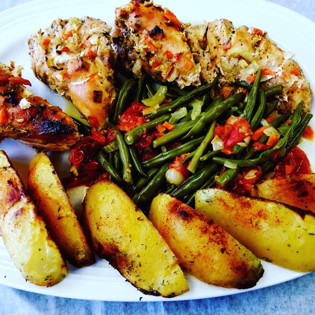 Bakers Fish & Chips and More | meal takeaway | 5622 Wyandotte St E, Windsor, ON N8S 1M3, Canada | 2267225565 OR +1 226-722-5565