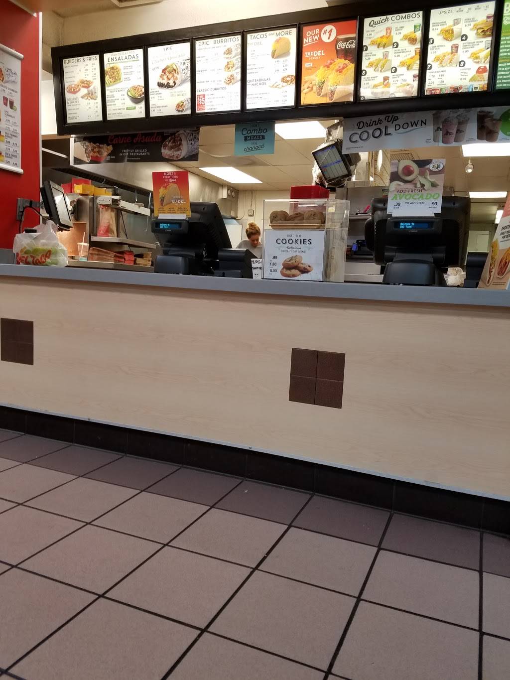 Del Taco | meal takeaway | 6550 San Fernando Rd, Glendale, CA 91201, USA | 8189561236 OR +1 818-956-1236