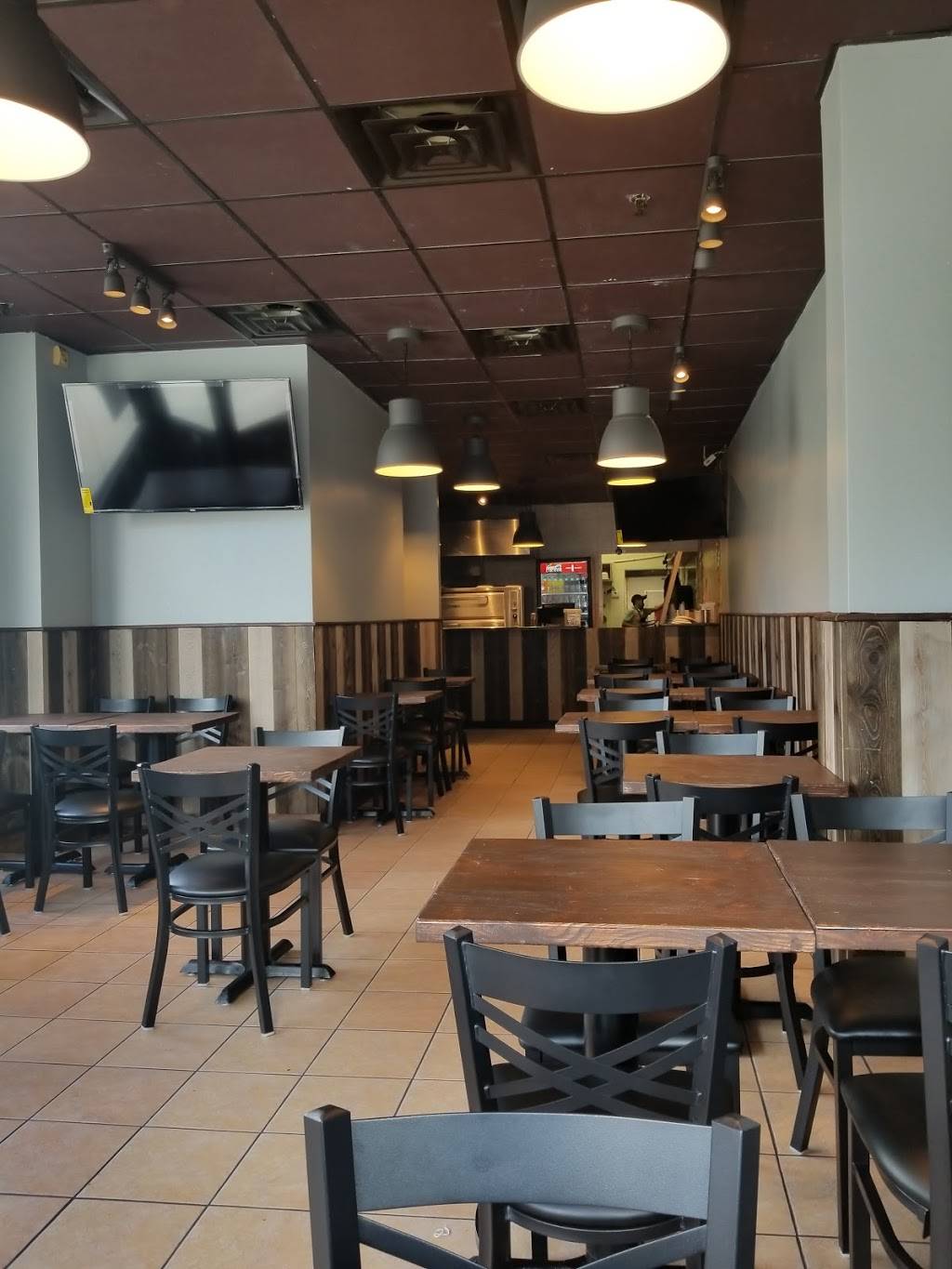 Singas Famous Pizza | meal delivery | 6353 108th St, Forest Hills, NY 11375, USA | 7184593441 OR +1 718-459-3441