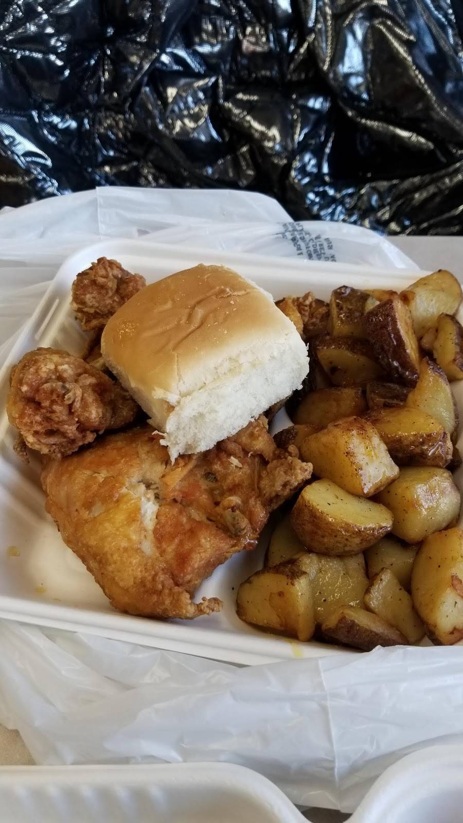 Chicken Shack Rochester | meal takeaway | 213 W University Dr, Rochester, MI 48307, USA | 2486561100 OR +1 248-656-1100
