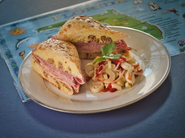 Retts Place | restaurant | 4777 S Orange Ave, Orlando, FL 32806, USA | 4079671549 OR +1 407-967-1549