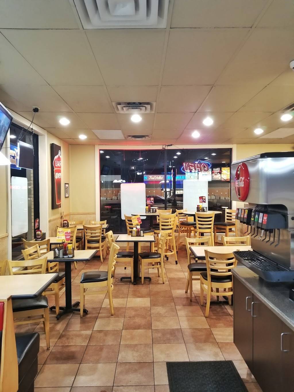 Dairy Queen Grill & Chill | restaurant | 2678 N Hwy 67, Florissant, MO 63033, USA | 3148375655 OR +1 314-837-5655