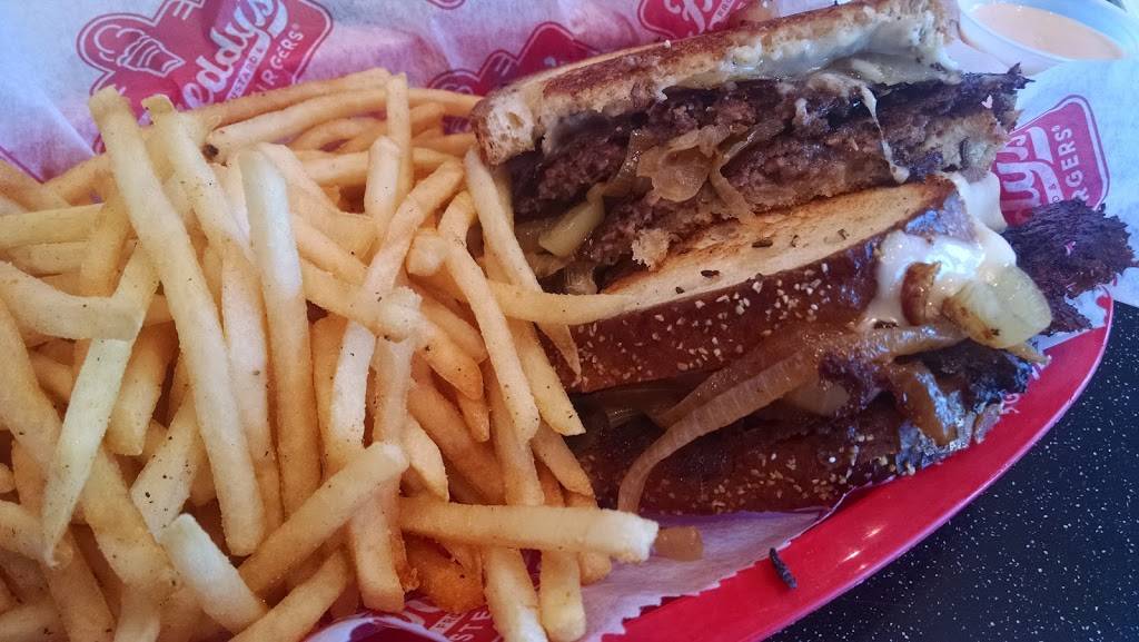 Freddys Frozen Custard & Steakburgers | restaurant | 4520 Marketplace Blvd, Shawnee, OK 74804, USA | 4052751140 OR +1 405-275-1140