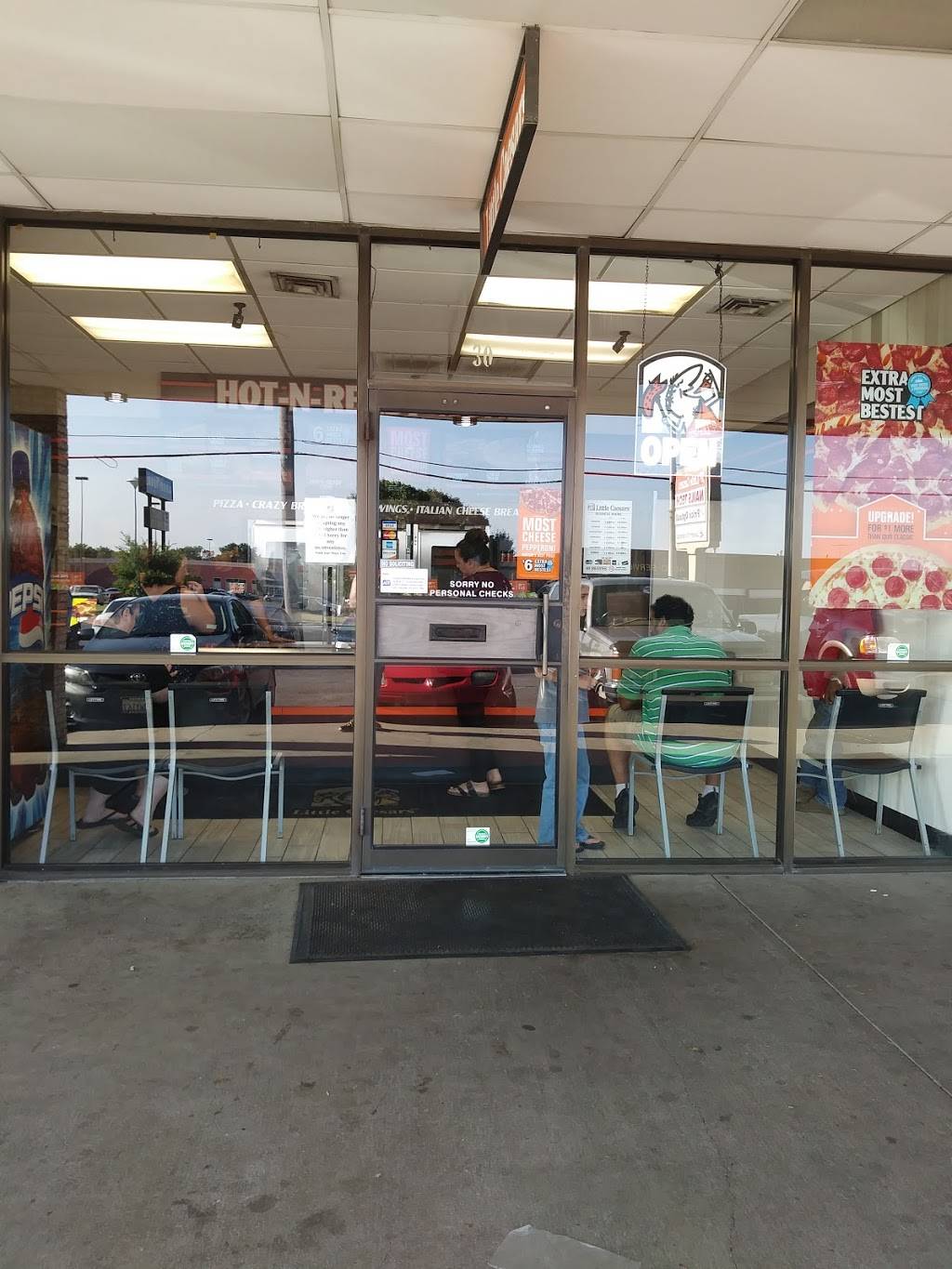 Little Caesars Pizza | meal takeaway | 4100 E Harry St, Wichita, KS 67218, USA | 3166864400 OR +1 316-686-4400