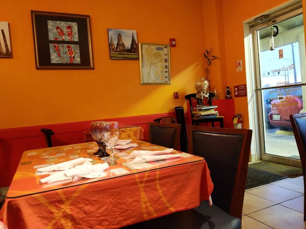 Somsri Thai Food | restaurant | 27 Chicago Ave, Winfield, IL 60190, USA | 6306657811 OR +1 630-665-7811