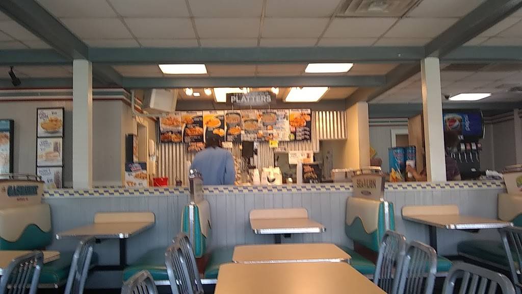 Long John Silvers | restaurant | 959 N Beach St, Fort Worth, TX 76111, USA | 8173497176 OR +1 817-349-7176