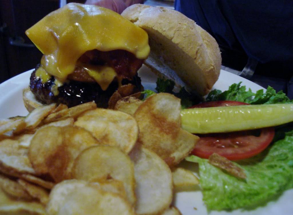 tgs Restaurant & Pub | restaurant | 4120 7th Ave, Kenosha, WI 53140, USA | 2626588080 OR +1 262-658-8080