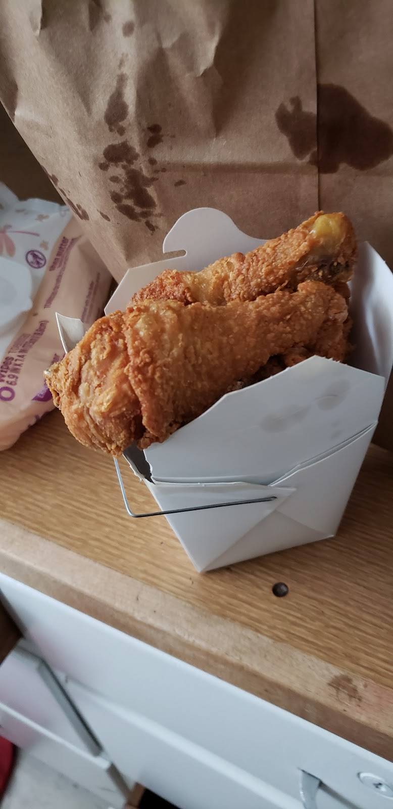 Drumstik Bar-B-Q | restaurant | 4189 Main St, Bridgeport, CT 06606, USA | 2033746151 OR +1 203-374-6151