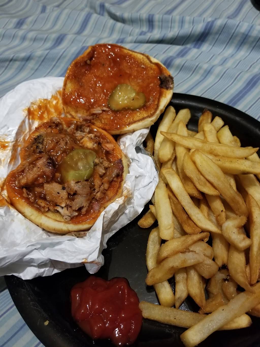 Classic Burger & BBQ Inc | restaurant | 1732 15th St N, Bessemer, AL 35020, USA | 2054245742 OR +1 205-424-5742