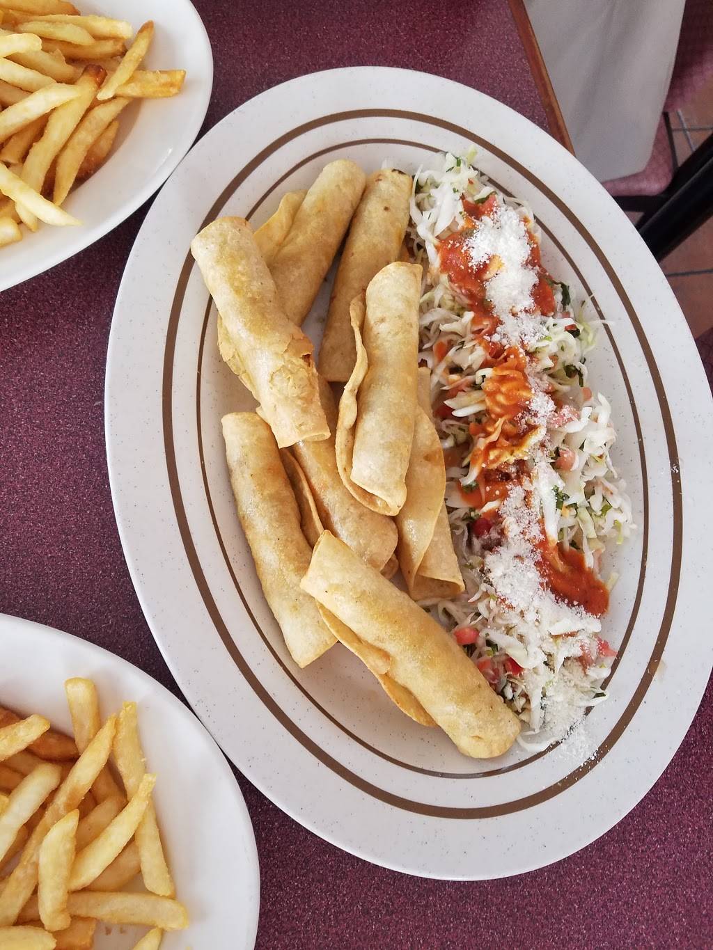 Pollo Royal | restaurant | 4517 N Tryon St, Charlotte, NC 28213, USA | 7045962239 OR +1 704-596-2239