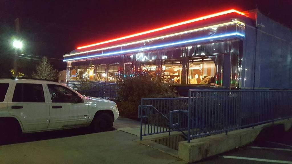 Silver Moon Diner | restaurant | 1405, 9605 Pulaski Hwy, Middle River, MD 21220, USA | 4106825050 OR +1 410-682-5050