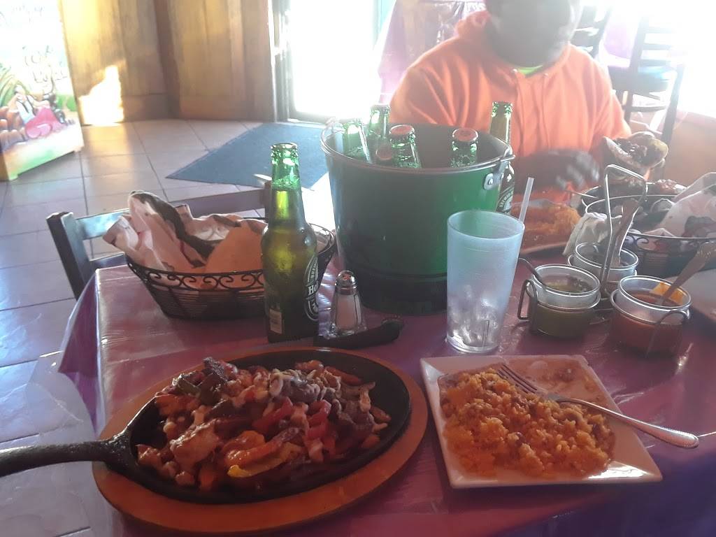 Saritas | restaurant | 82 President St, Passaic, NJ 07055, USA | 9734700473 OR +1 973-470-0473