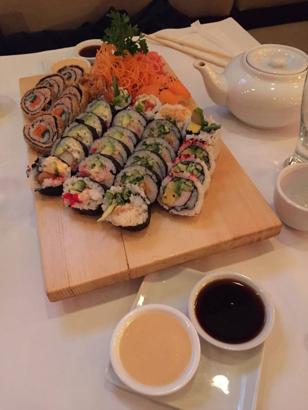 Restaurant Mito Plus | restaurant | 95 Boulevard Curé-Labelle, Sainte-Thérèse, QC J7E 2X6, Canada | 4504200601 OR +1 450-420-0601