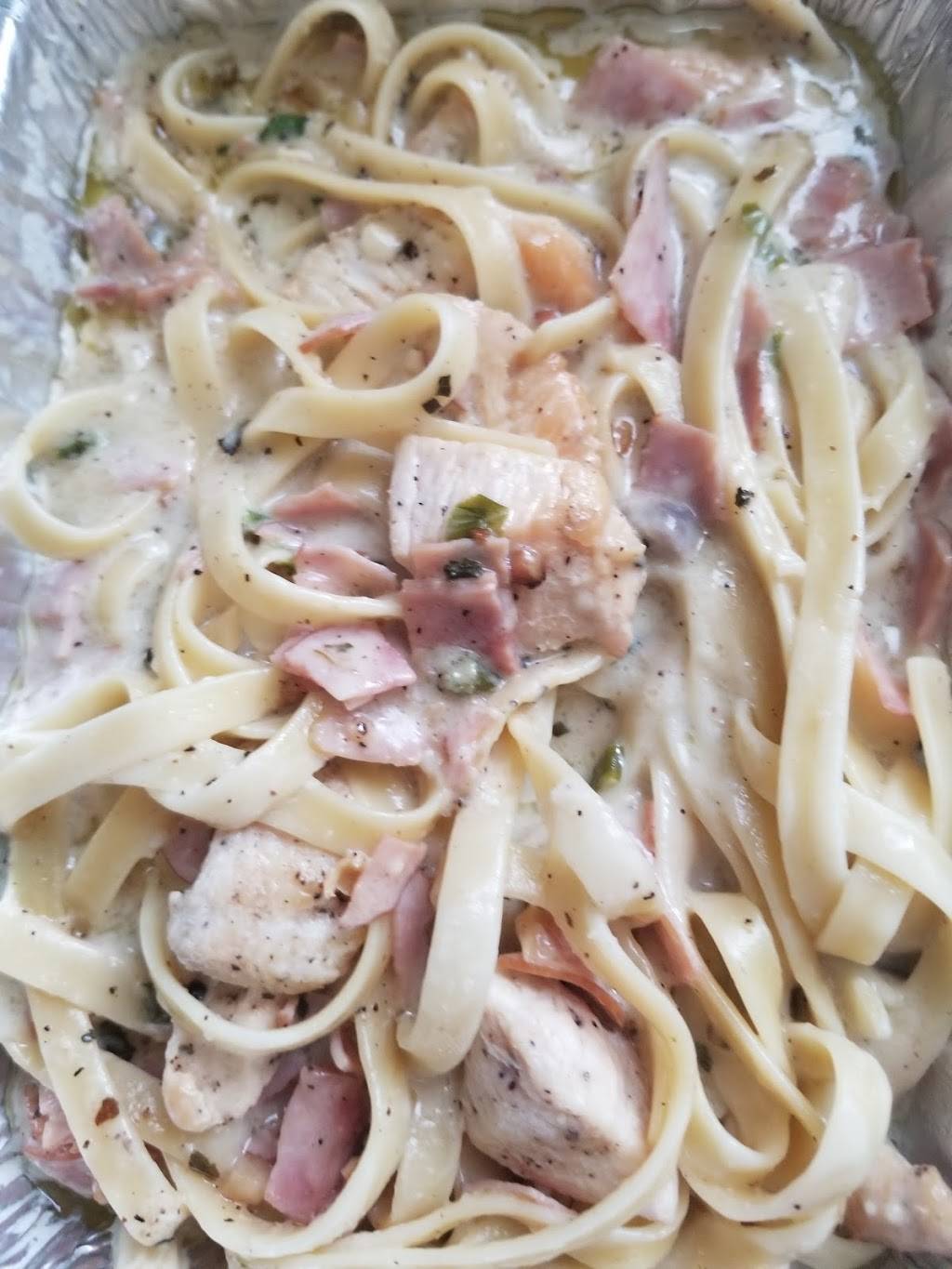 Di Ciccos Italian Restaurant | restaurant | 267 Academy Ave, Sanger, CA 93657, USA | 5598755557 OR +1 559-875-5557